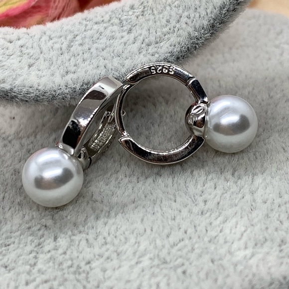 Sterling Silver 925 Faux Pearl Earrings - Picture 2 of 5